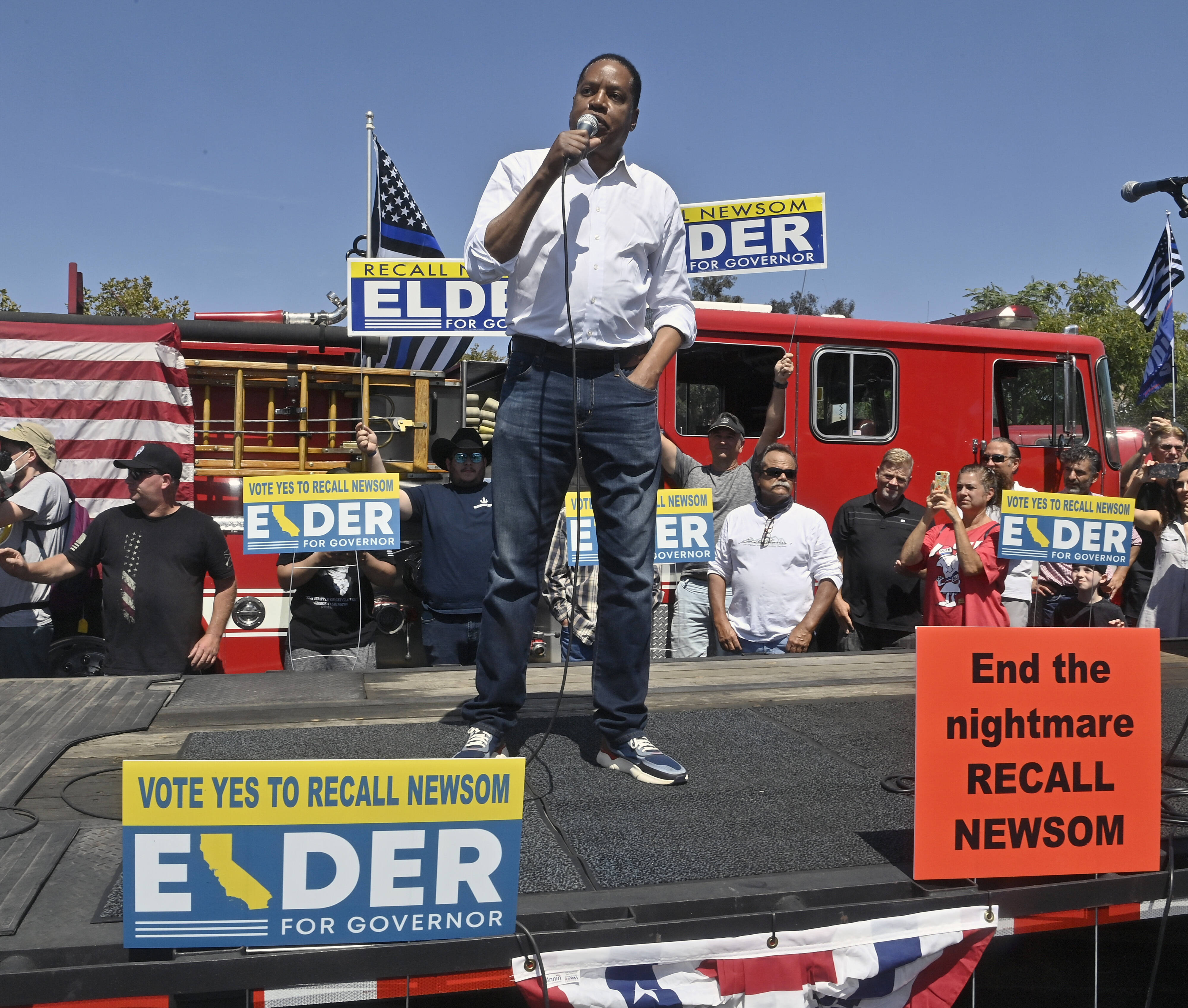Erfolgreiche Afroamerikaner wie der Moderator und republikanische Politiker Larry Elder sind CRT-Anhängern ein Dorn im Auge. Erfolgreiche Afroamerikaner wie der Moderator und republikanische Politiker Larry Elder sind CRT-Anhängern ein Dorn im Auge.
