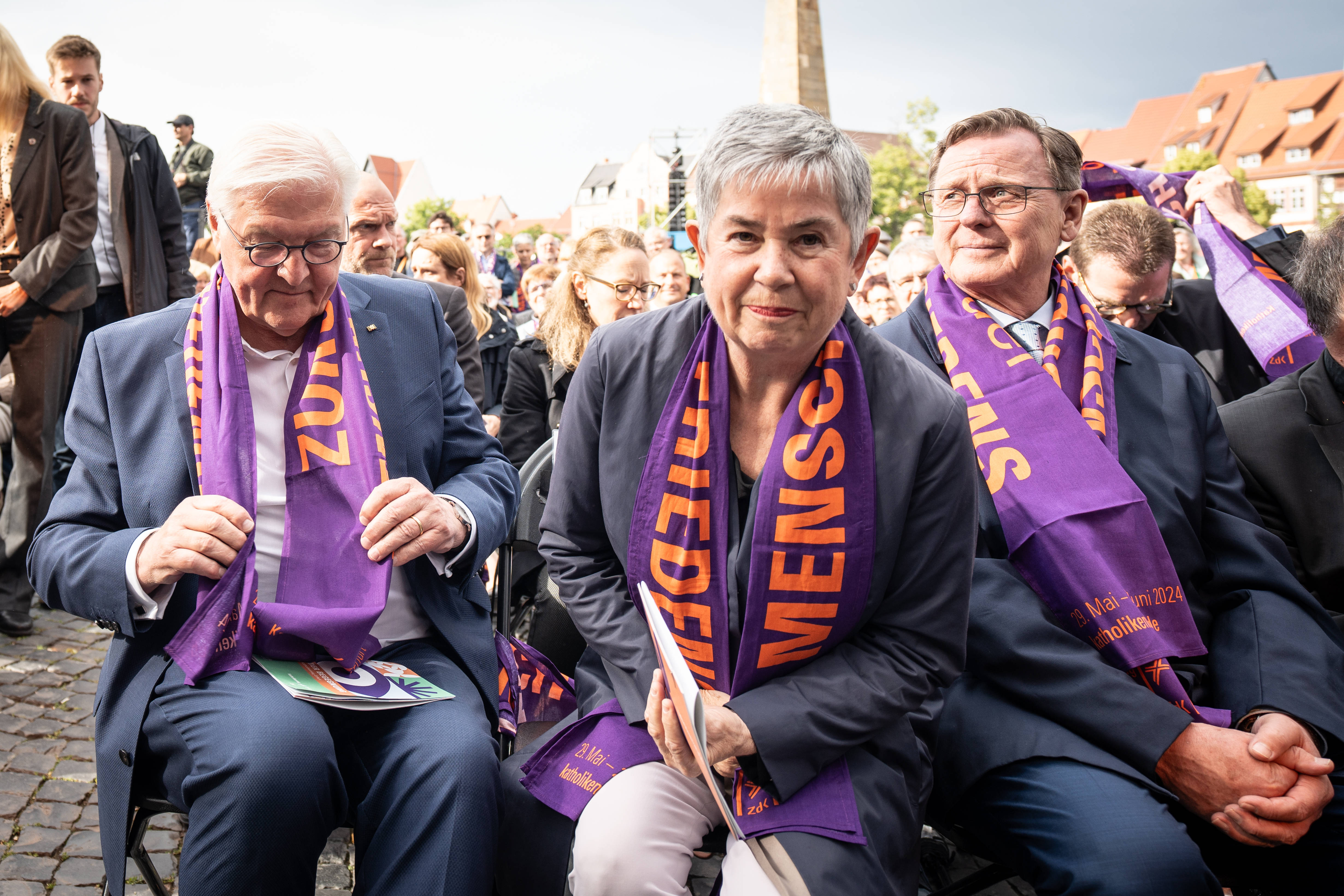 Bundespräsident Frank-Walter Steinmeier (v.l.n.r.), ZdK-Präsidentin Irme Stetter-Karp und Thüringens Ex-Ministerpräsident Bodo Ramelow beim Deutscher Katholikentag 2024 in Erfurt
