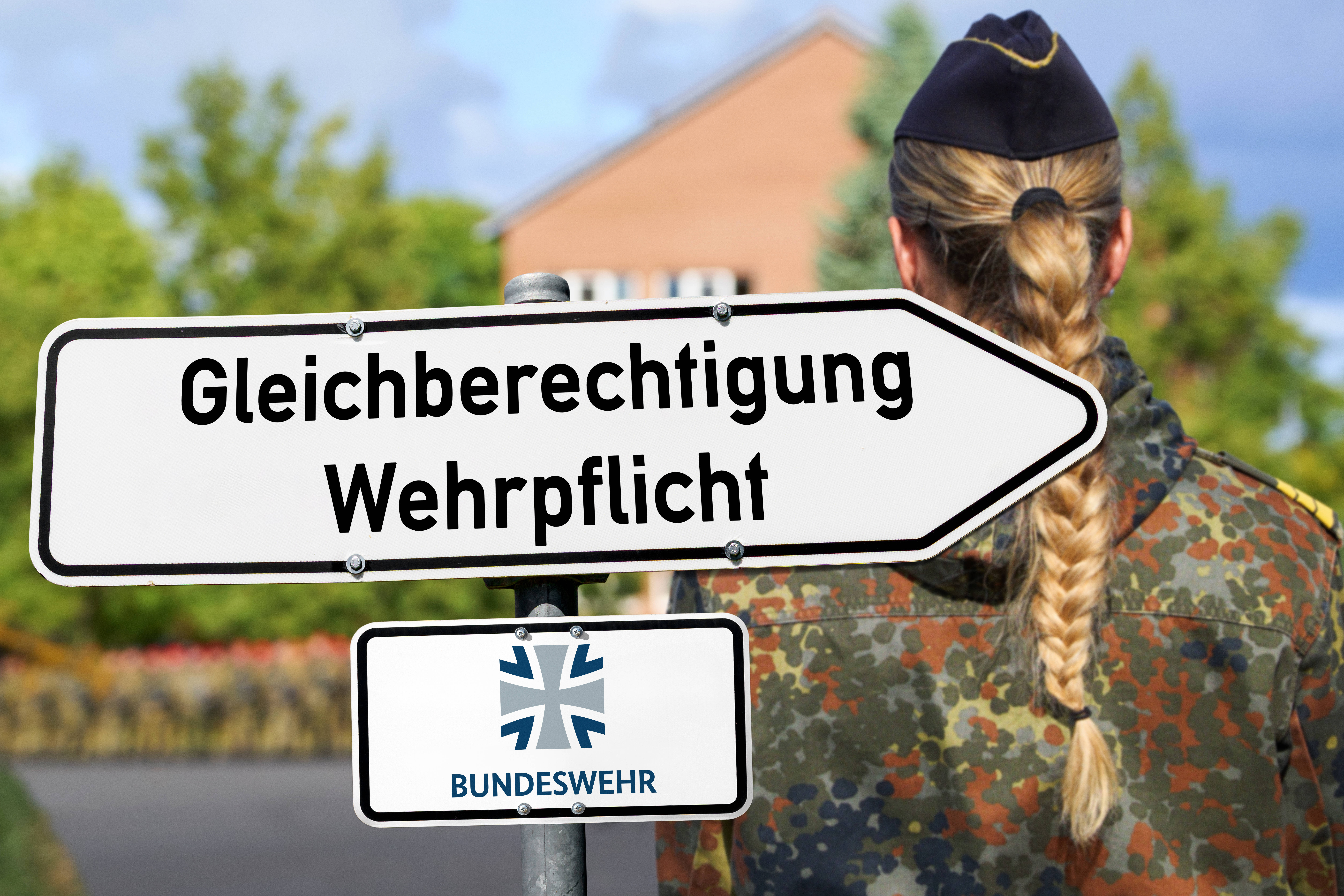 Gehört es zur Gleichberechtigung, wenn Frauen Wehrdienst leisten sollen?