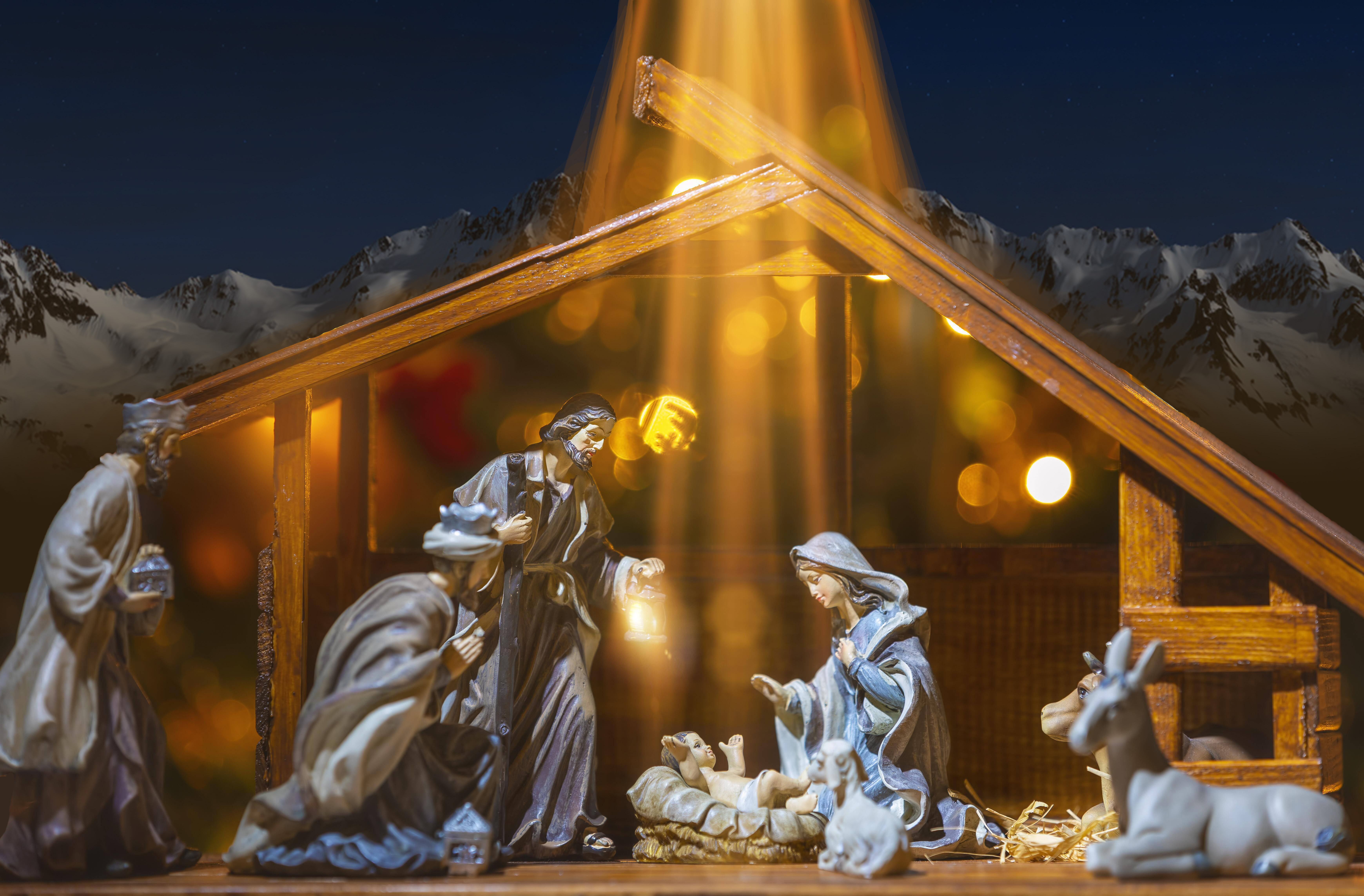 Krippe: Christi Geburt ist eine Krönung