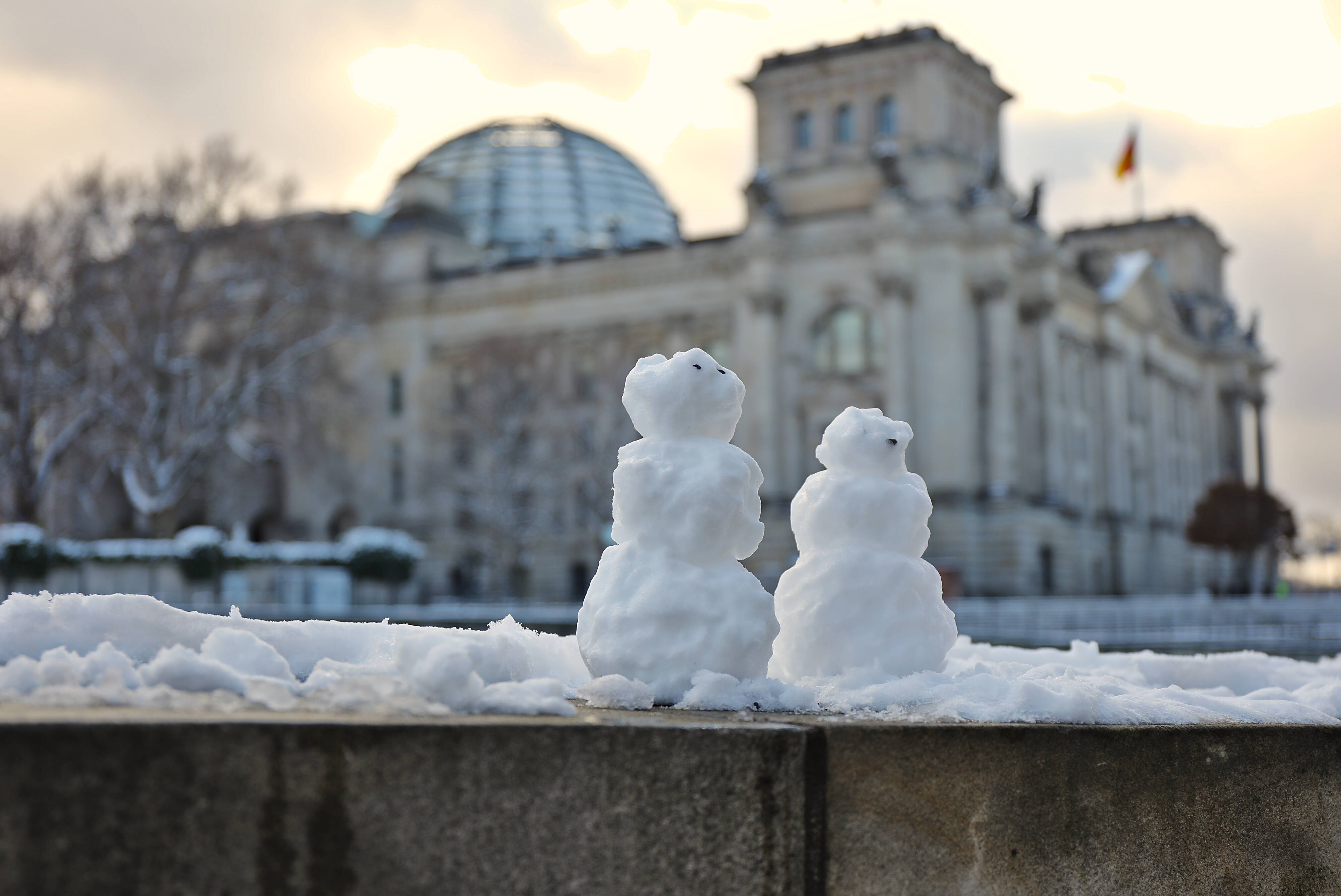 Schneemänner vor dem Reichstag