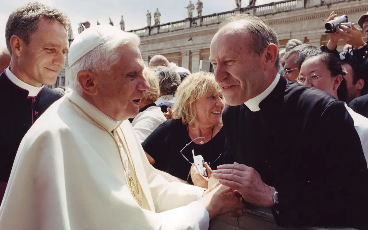 [Image: pater-schmidberger-bei-einer-papst-audie...k=akEGYTAH]