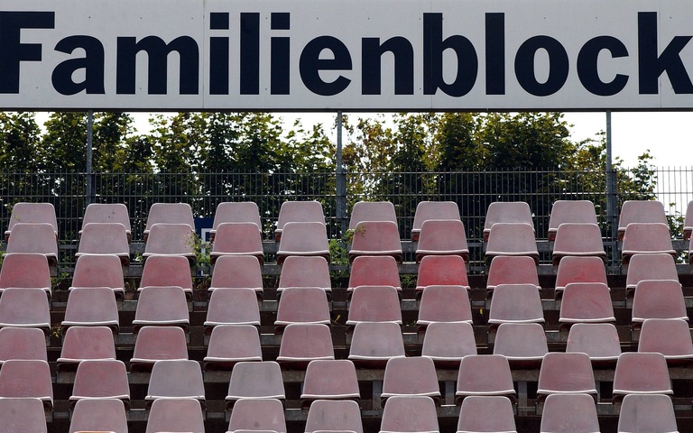 Leerer Familienblock im Karlsruher Wildparkstadion