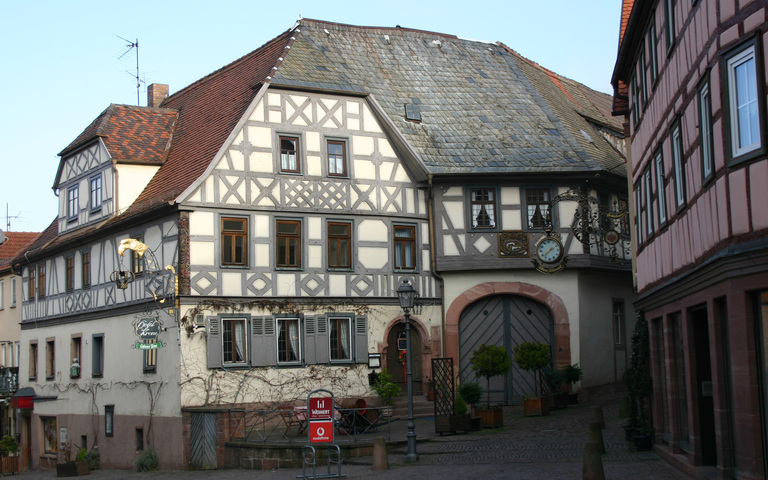 Lohr am Main, Unterfranken (Bundesland Bayern), Gasthaus „Zur Krone“ von 1589, Lohrtorstraße 2