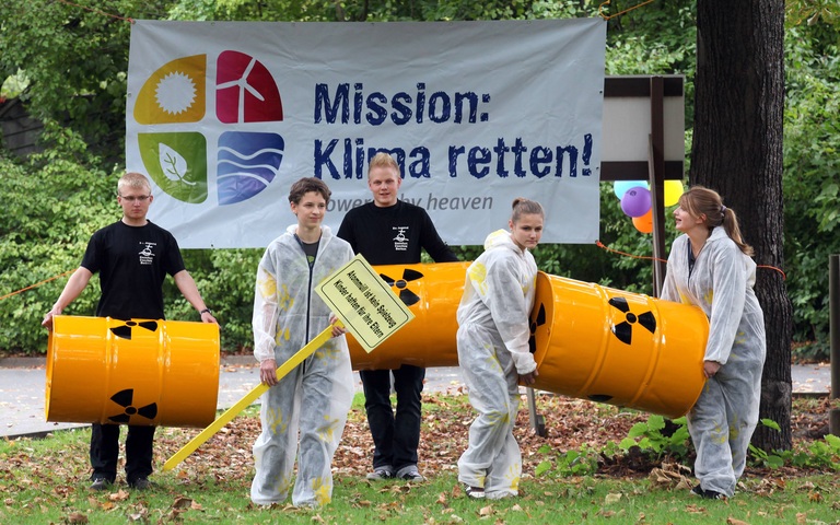 Aktion der Ev. Jugend Steinfurt, Cosfeld, Borken bei der Eröffnung der JugendKlima-Kampagne „Mission: Klima retten!“, Archivbild