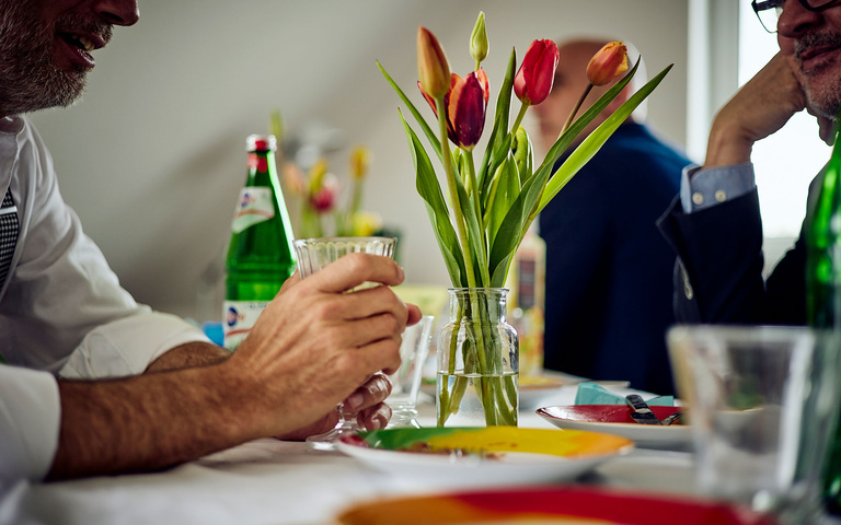Zu Tische im Hause Stock/Wagner aus Anlass einer Konfirmation