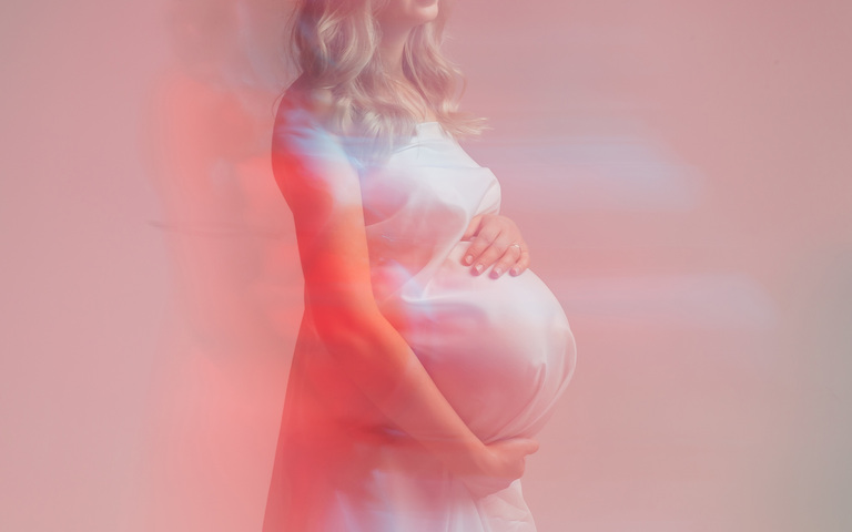 Frau im Schwangerschaftskonflikt