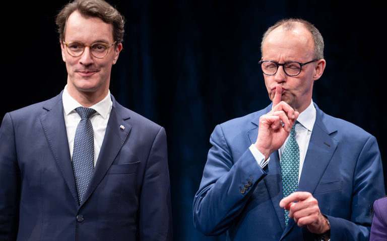 CDU-Chef Friedrich Merz (r.) und Nordrhein-Westfalens Ministerpräsident Hendrik Wüst