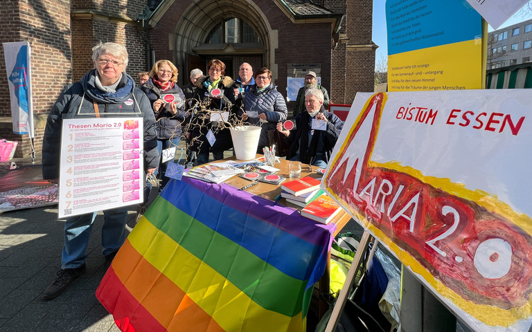Maria 2.0 – Mahnwache für Reformen in der katholischen Kirche vor St. Cyriakus