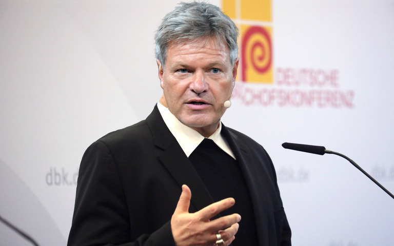 Bischof Georg Bätzing als Robert Habeck