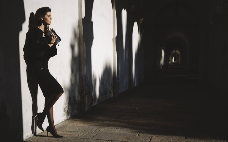 Die Eleganz und der Stil einer Frau kann die Welt um sie herum verändern