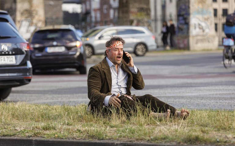 Filmszene mit Jan Josef Liefers in „Alter weißer Mann“ (D 2024)