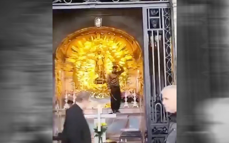 Ein afghanischer Asylbewerber beschädigt und entkleidet die Schwarze Madonna in Einsiedeln