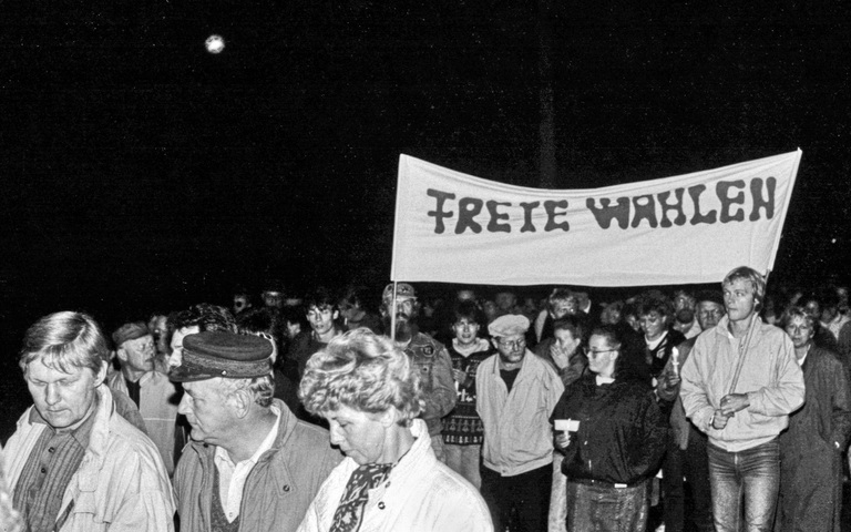 „Freie Wahlen“: Donnerstagsdemo in Rostock im November 1989