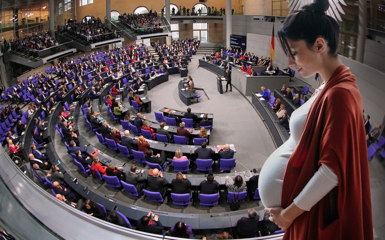 Schwangere Frau, Plenum des Deutschen Bundestags