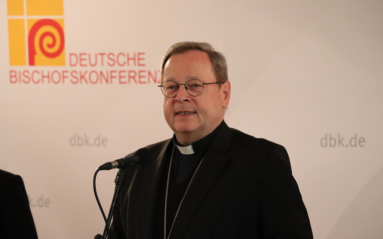 Georg Bätzing, Bischof von Limburg, am 10.03.2025 im Kloster Steinfeld zum Presseauftakt der Frühjahrsvollversammlung der Deutschen Bischofskonferenz