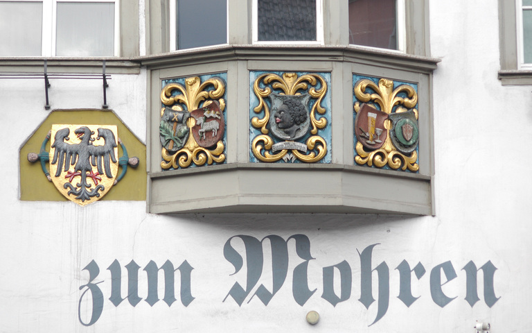 Gaststätte „zum Mohren“ am Friedrichsplatz in Rottweil, Baden-Württemberg, April 2006