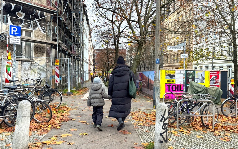 Mutter mit Kind, Prenzlauer Berg