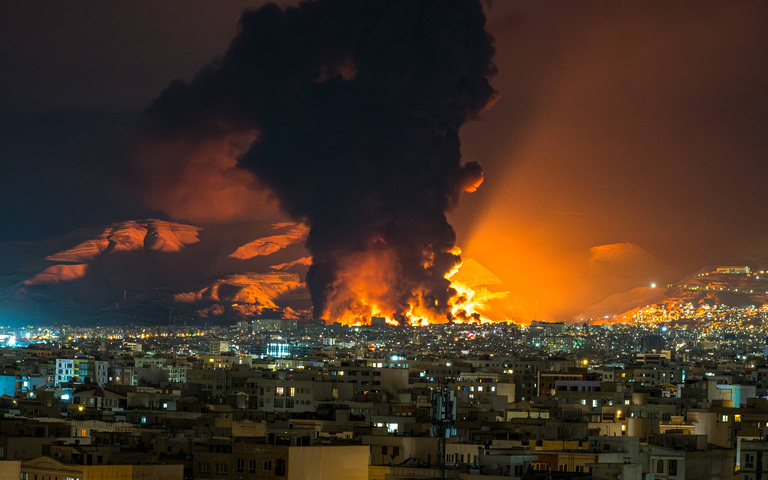 Explosionen in der iranischen Hauptstadt Teheran nach israelischen und US-Angriffen auf Öldepots, 7. März 2026