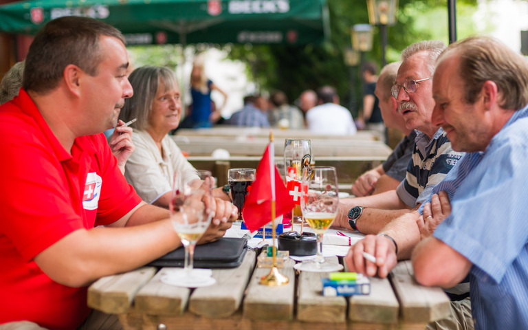 In der Schweiz sitzen alle mit am Tisch, es gibt keine Brandmauern