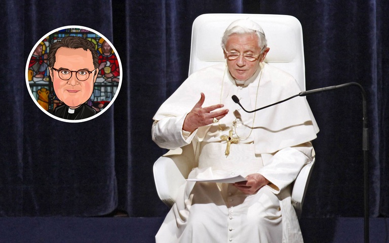 Papst Benedikt XVI. hält 2011 in Freiburg eine Rede