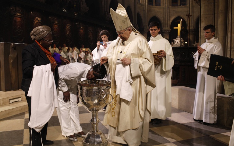 Erwachsenentaufe in Notre-Dame